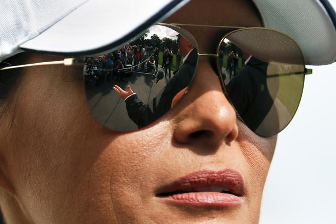 Melania Trump | Na svetu je 97 tisoč superbogatih, ki imajo tudi veliko politično moč in vpliv. Med superbogataše po merilih Boston Consulting Group (BCG) seveda spada tudi ameriški predsednik Donald Trump, ki ima pod palcem 6,5 milijarde dolarjev (5,6 milijarde evrov). Melania je tako poročena s superbogatašem, njeno lastno premoženje pa je ocenjeno na okoli 50 milijonov dolarjev (43 milijonov evrov). | Foto Guliverimage