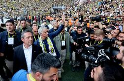 Norija v Istanbulu: Mourinho javno podpisal pogodbo
