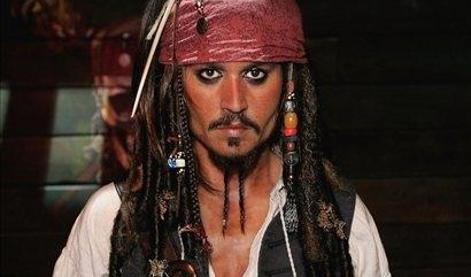 Depp pred podpisom pogodbe za nove Pirate s Karibov