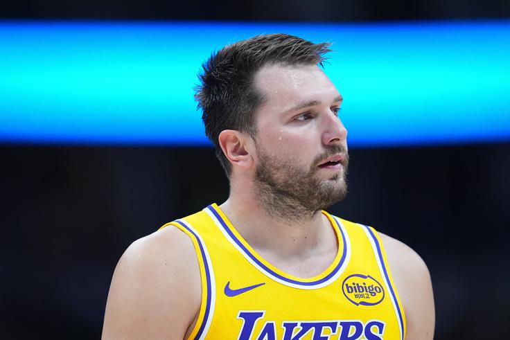 Luka Dončić se je v karieri v točkovanju za priznanje MVP najvišje uvrstil v sezoni 2023/24, ko je zaostal le za Nikolo Jokićem in osvojil drugo mesto. V sezoni 2019/20 je osvojil četrto, v 2020/21 šesto, v 2021/22 in 2022/23 peto, v prejšnji sezoni pa zaradi premajhnega števila odigranih tekem ni kandidiral za nagrado. V krstni sezoni 2018/19 je osvojil priznanje za najboljšega novinca. | Foto: Guliverimage