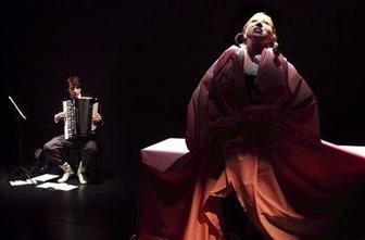 Mini teater v Belorusiji s Pepelko in Palčico