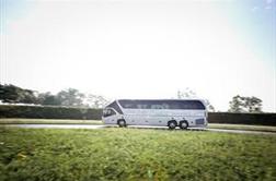Neoplan starliner L – poslovna cestna križarka najvišjega razreda