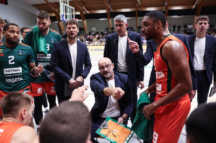 Cedevita Olimpija : KK Krka, superpokal, Zvezdan Mitrović | Cedevita Olimpija bo v nedeljo gostila Dubaj. | Foto www.alesfevzer.com