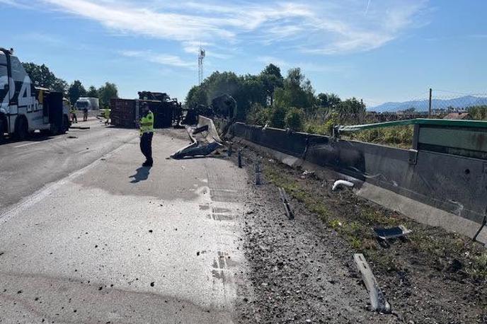 Prometna nesreča | Razlogi za najhujše prometne nesreče na območju PU Celje so po besedah inšpektorice Jasne Božič še zmeraj neprilagojena hitrost, nepravilna stran in smer vožnje, prav tako izsiljevanje prednosti, varnostna razdalja in nepravilni premiki z vozili. | Foto Promet.si/Facebook
