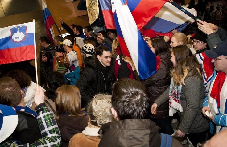 Radost ob vrnitvi v Slovenijo | Foto: Vid Ponikvar/Sportida