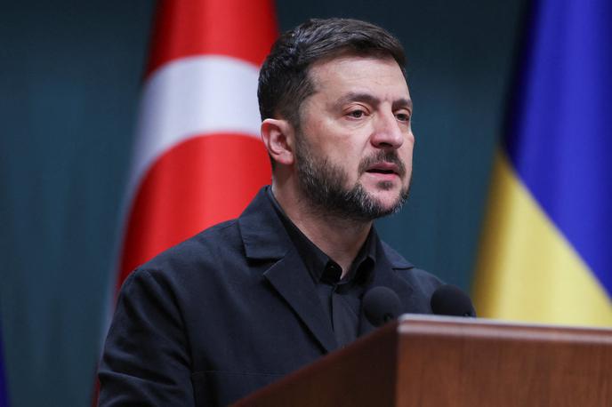 Volodimir Zelenski | Zelenski je Trumpu izrazil hvaležnost za pomoč, ki rešuje ukrajinska življenja. | Foto Reuters