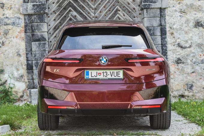 BMW iX xDrive40 | Foto: Gašper Pirman