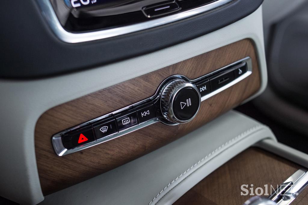 Volvo XC90 T8