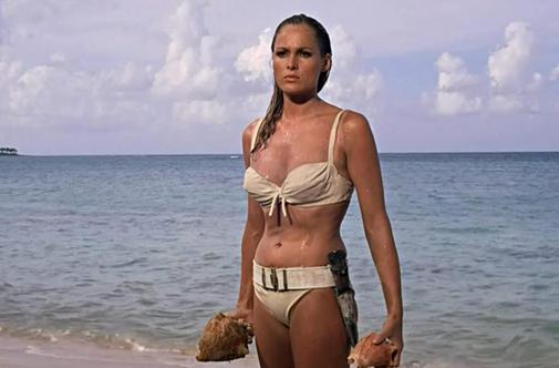 Najslavnejši bikini vseh časov gre na dražbo #video