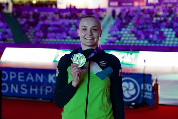 Zala Maria Žibret | Zala Maria Žibret je na evropskem prvenstvu v Frankfurtu osvojila bronasto odličje. | Foto Karate zveza Slovenije
