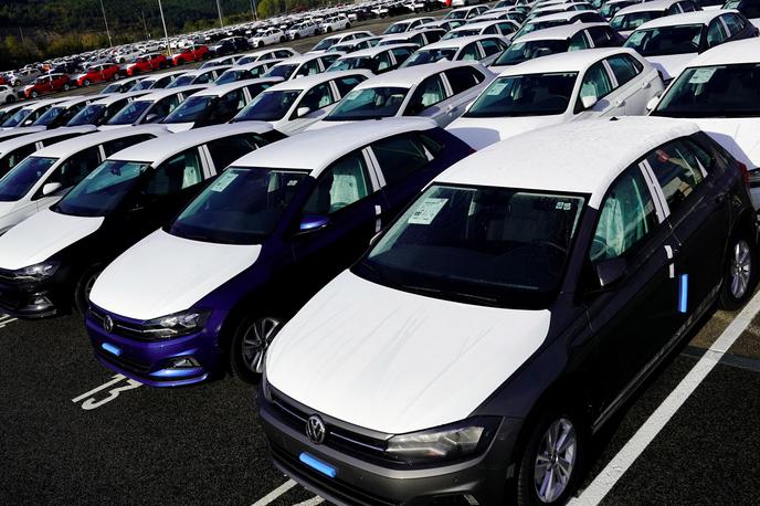 Volkswagen parkirišče | Prodaja koncerna Volkswagen je globalno v prvem četrtletju upadla za 23 odstotkov. | Foto Reuters