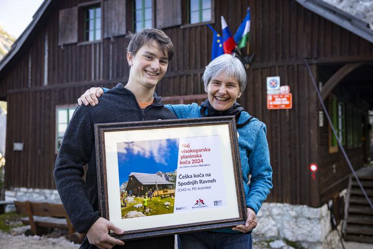 Češka koča na Spodnjih Ravneh - Naj visokogorska planinska koča 2024 | Foto: Bojan Puhek