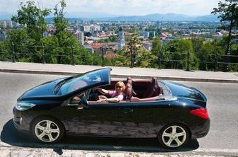 Oblikovalka Alja Novak našla ukraden avto