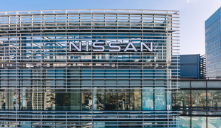 Krizni časi in drastični ukrepi: bo Nissan prodal stavbo svojega ponosa v Yokohami?