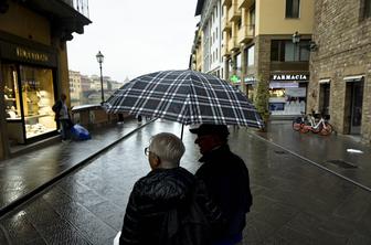 Poplave in zemeljski plazovi grozijo deželi, ki meji na Slovenijo