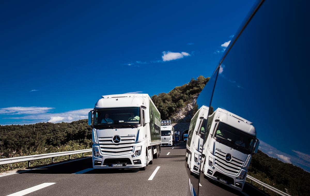 Tovornjaki na avtocestah | Foto Klemen Korenjak