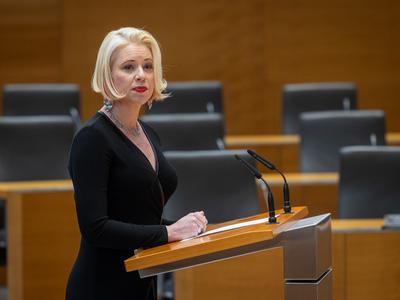 Klakočar Zupančič: Obsežno delo DZ kaže na delujočo demokracijo