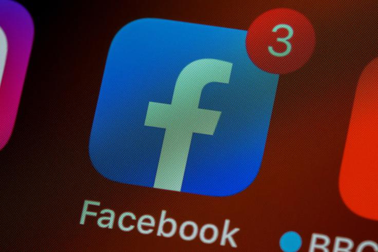 Najglasnejši kritiki Facebook že nekaj časa obtožujejo, da prek programa za odkrivanje nasilnih ali sovražnih vsebin že leta najbolj temeljito cenzurira oziroma drugače omejuje predvsem uporabnike iz nekaterih etničnih manjšin in veroizpovedi, medtem ko je morebitnim nevarnim organizacijam in uporabnikom, ki so pretežno belih ras, na platformi dovoljeno več.  | Foto: Unsplash