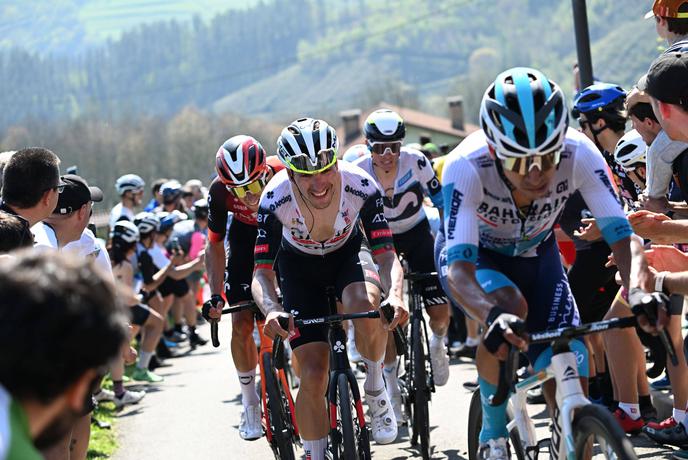 Joao Almeida po etapni zmagi novi vodilni po Baskiji