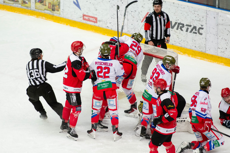 Hokejisti Gardene bodo branili naslov. | Foto: Matias Demšar