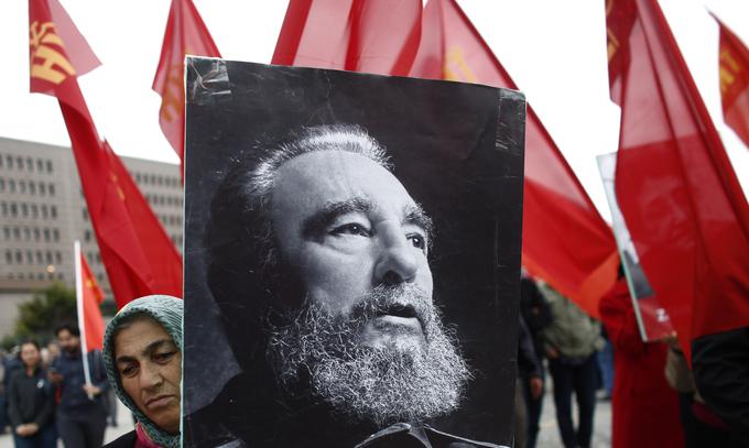 Fidel Castro je opozoril na nevarnost prenaseljenosti planeta, kar je označil za največjo grožnjo v zgodovini človeštva. | Foto: Reuters