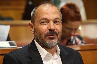 Vlada načrtuje zelo varčevalen proračun za 2012