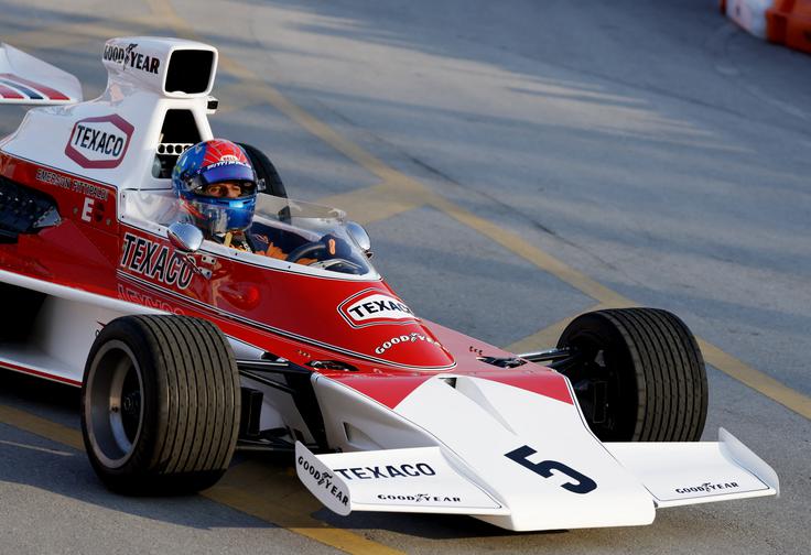 Emerson Fittipaldi v dirkalniku Jamesa Hunta iz sezone 1976. | Foto: Reuters