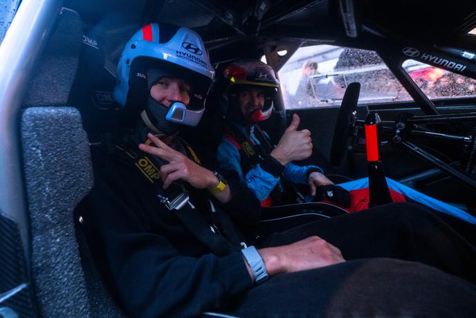 Adrenalinski dan: med reli sovozniki v Monaku tudi Pogačar, Roglič in Tratnik