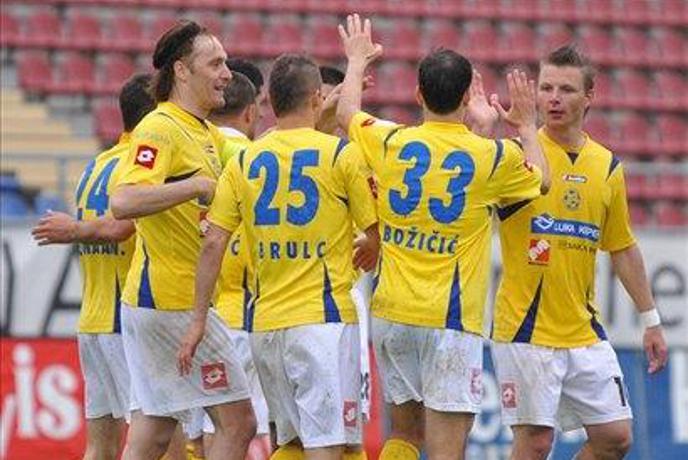 Dinamo tesno nad slovenskimi prvaki