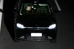 Neverjetno: pijani voznik med vožnjo spal na sovoznikovem sedežu #foto