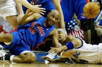 Curry zamenjal Saundersa