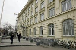 Sto tisoč evrov za štipendiranje podiplomskega študija prava