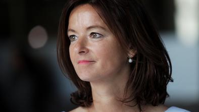 Fajonova napoveduje še eno interpelacijo ministrice Simone Kustec #video
