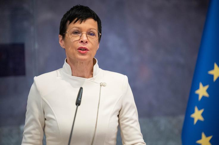 Visoka zunanjepolitična predstavnica EU Kaja Kallas in evropska komisarka za širitev Marta Kos sta v skupni izjavi ob navedbi ugotovitev misije Ovseja poudarili, da so po obtožbah o pritiskih na volivce, zlasti javne uslužbence, potrebni nadaljnji ukrepi za odpravo vztrajnih pomislekov o volilnih nepravilnostih. | Foto: STA