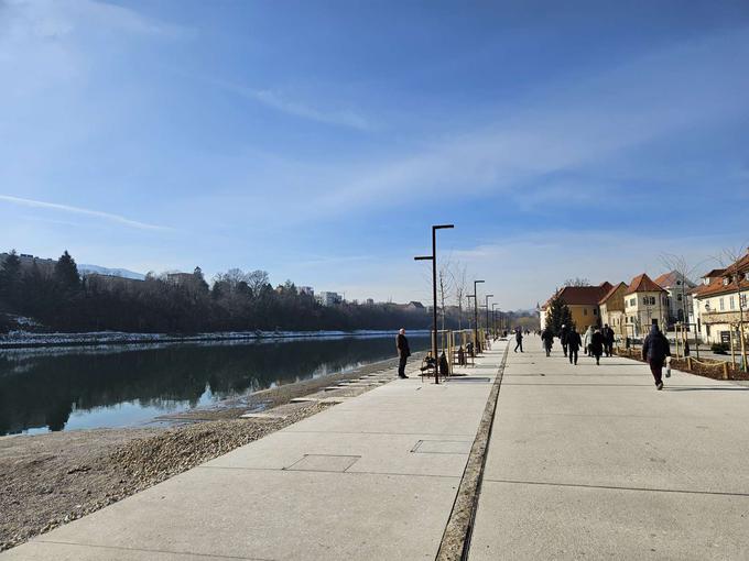 Obnovljeni Lent v Mariboru je že postal nova mestna promenada. | Foto: STA