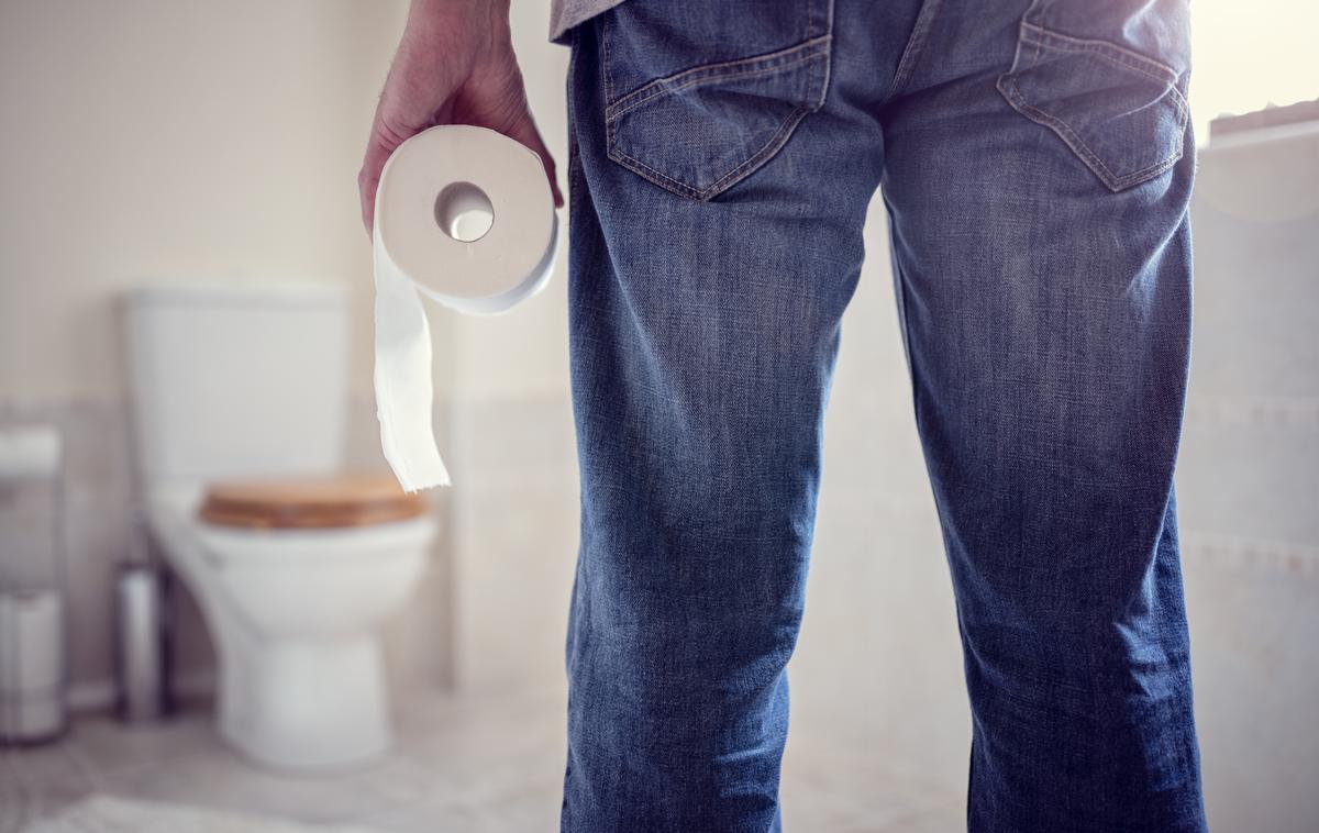 toaletni papir | Pri vlomu v poslovni prostor je neznani storilec med drugim ukradel nekaj rolic toaletnega papirja. | Foto Thinkstock