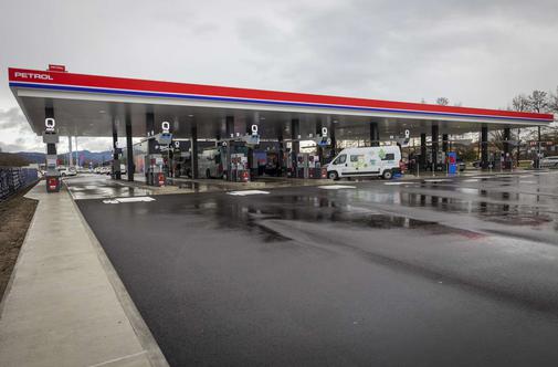 V Petrolu bodo do srede še enkrat razmislili o zapiranju svojih poslovalnic