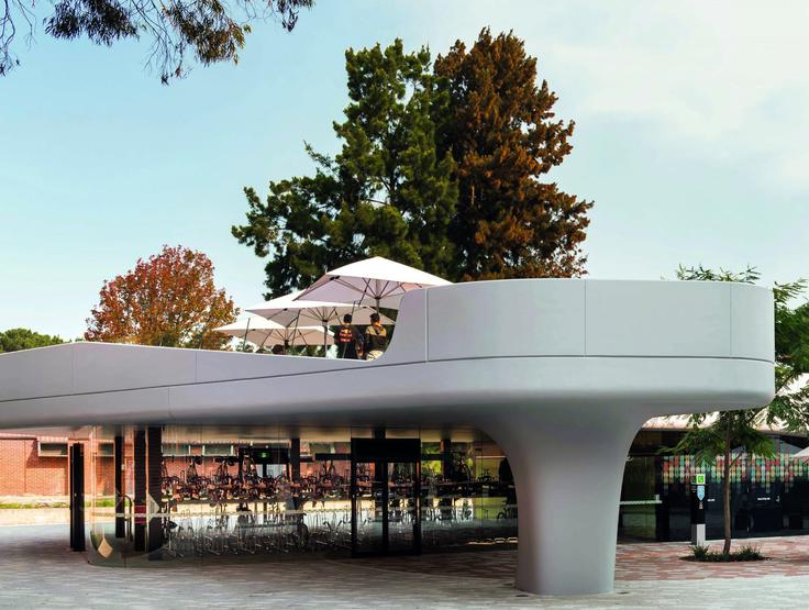 Perth, Avstralija: univerzitetno parkirišče za kolesa, kjer se je mogoče tudi prhati in preobleči (arhitekti: Coniglio Ainsworth Architects). | Foto: BAB - Bicycle Architecture Biennale
