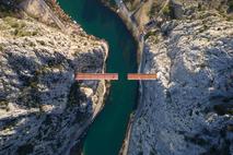Spajanje mostu na reki Cetina