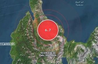 Silovit potres stresel indonezijski otok