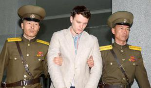 Študent po izpustitvi iz severnokorejskega zapora umrl