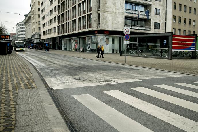 Slovenska cesta, promet, pešci, Ljubljana | Ljubljanski policisti so obravnavali nesrečo na Slovenski cesti v Ljubljani. | Foto Ana Kovač