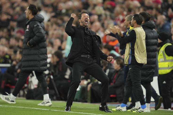 Tako se je Simeone veselil v 81. minuti, ko je Atletico po drugem zadetku Marcosa Llorenteja izenačil na 2:2. Dobrih deset minut pozneje je vendarle ostal brez točke. | Foto: Guliverimage