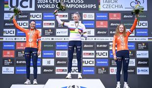 Fem van Empel ubranila naslov svetovne prvakinje v ciklokrosu