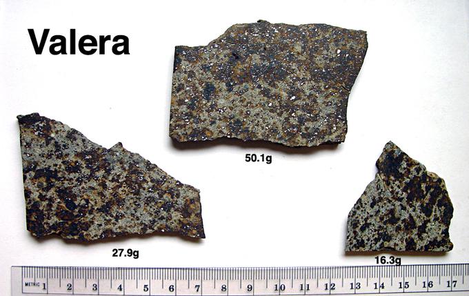 Londonska dražba ne bo prva, na kateri se je pojavil kateri od delov ubijalskega meteorita Valera – eden je bil na dražbi v New Yorku leta 2007 prodan za 1.370 evrov. | Foto: 