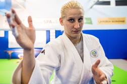 Polsestri Ana Velenšek in Klara Apotekar sedmi v Abu Dabiju