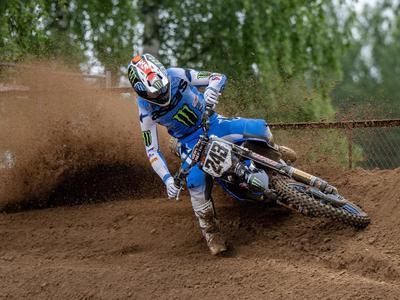 Brata Coenen razred zase, Herlings odstopil, Gajser četrti, 