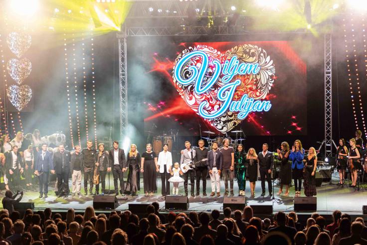 Dobrodelni koncert Viljem Julijan so v preteklosti podprli že Borut Pahor, Nina Pušlar, Maja Keuc - Amaya, Nuša Derenda, Isaac Palma, Werner, Rebeka Dremelj, Saša Lendero, Samuel Lucas in drugi slovenski glasbeniki. | Foto: Osebni arhiv