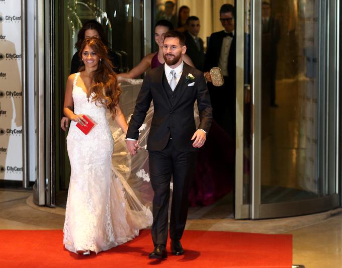 Messi in Roccuzzova sta se poročila po devetih letih zveze. | Foto: Reuters