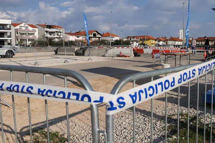 nesreča Zadar | Po neuradnih informacijah je bil med poškodovanimi osemmesečni dojenček. | Foto Pixsell/Sime Zelic